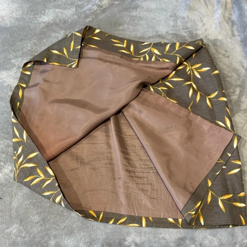 J. McLaughlin Brown A-Line Skirt with Yellow Leaf Design